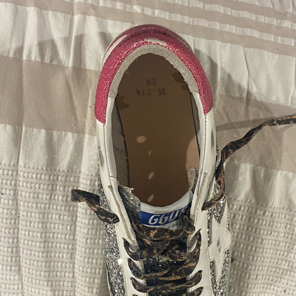 Golden goose super stars. Pass port, box, and dust bag included. Only l tried on - Picture 6 of 7